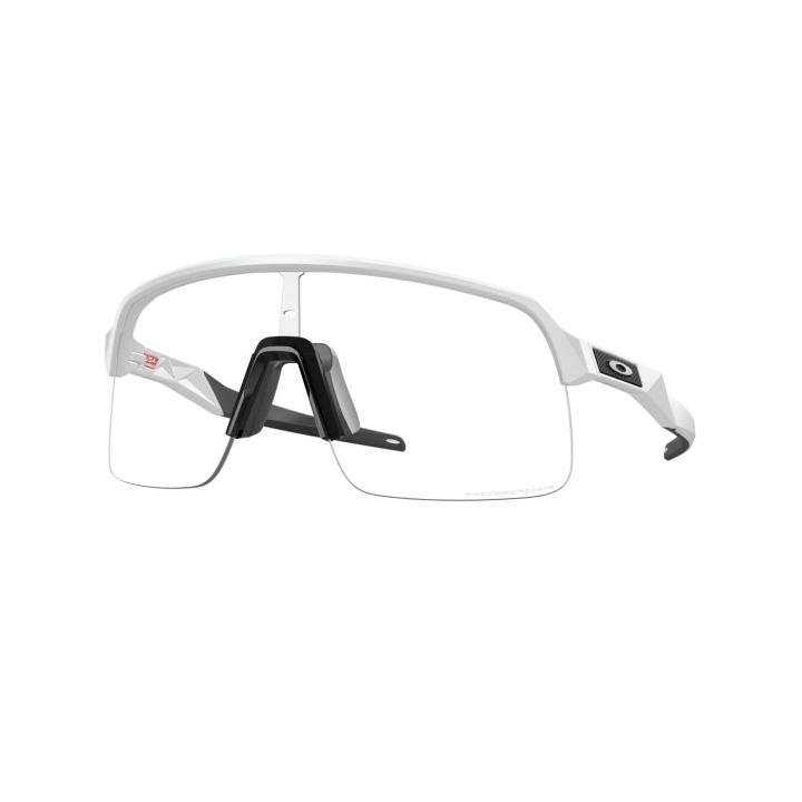 Oakley Sutro Lite – Matte White / Clear to Black Iridium Photochromic